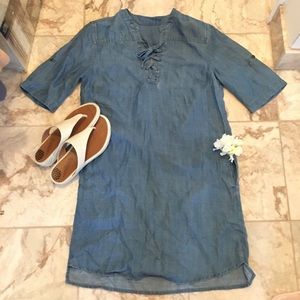 Blue denim dress with pockets